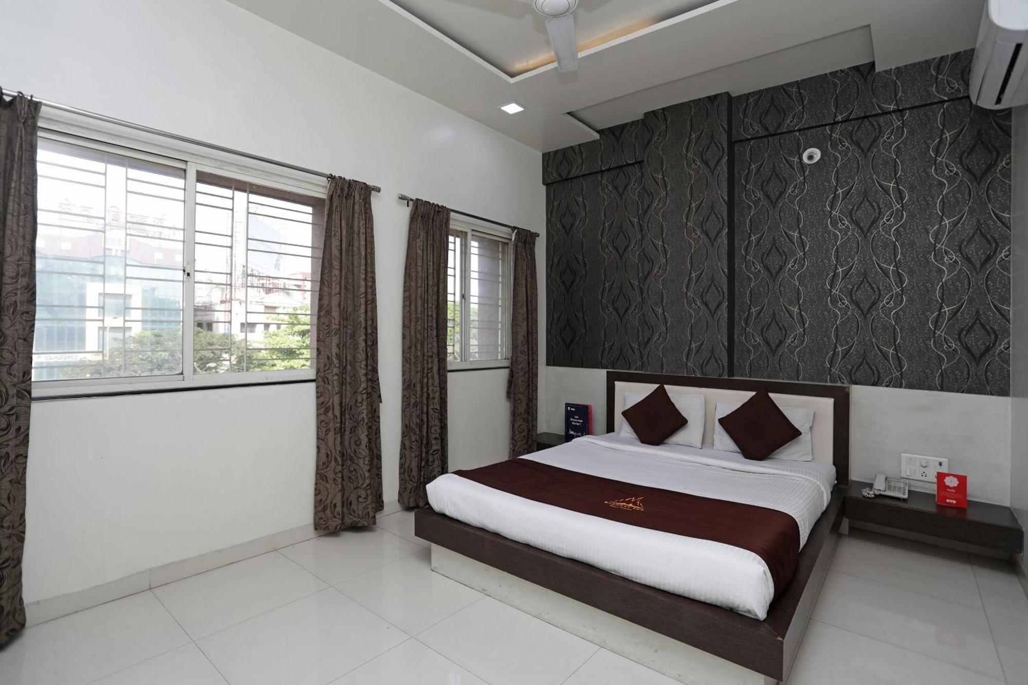 Hotel O Everest Inn Hotel Pune Esterno foto