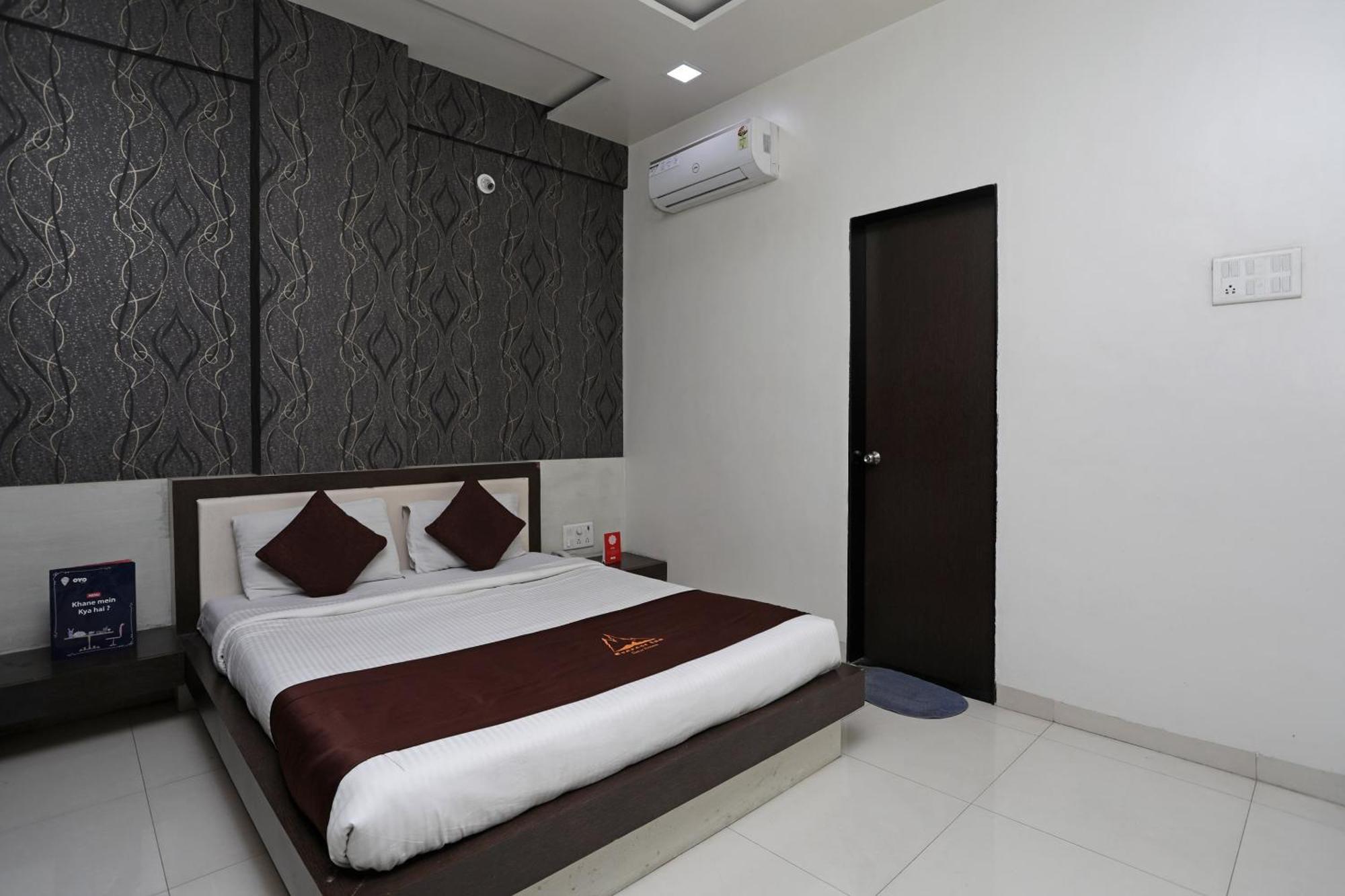 Hotel O Everest Inn Hotel Pune Esterno foto