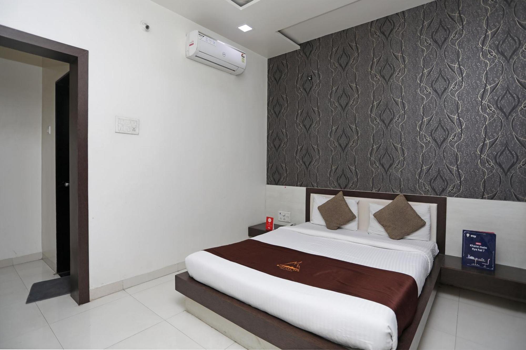 Hotel O Everest Inn Hotel Pune Esterno foto