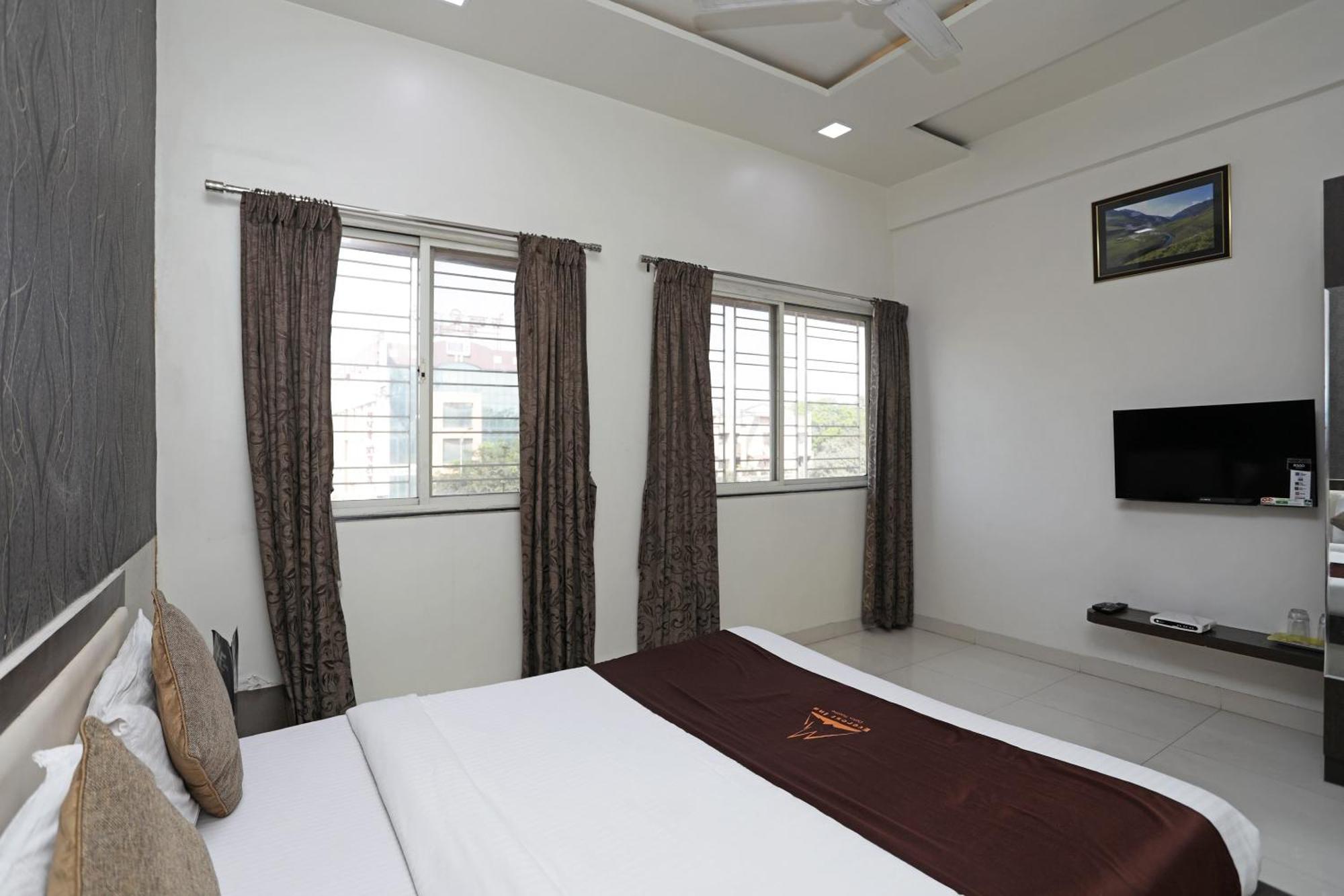 Hotel O Everest Inn Hotel Pune Esterno foto