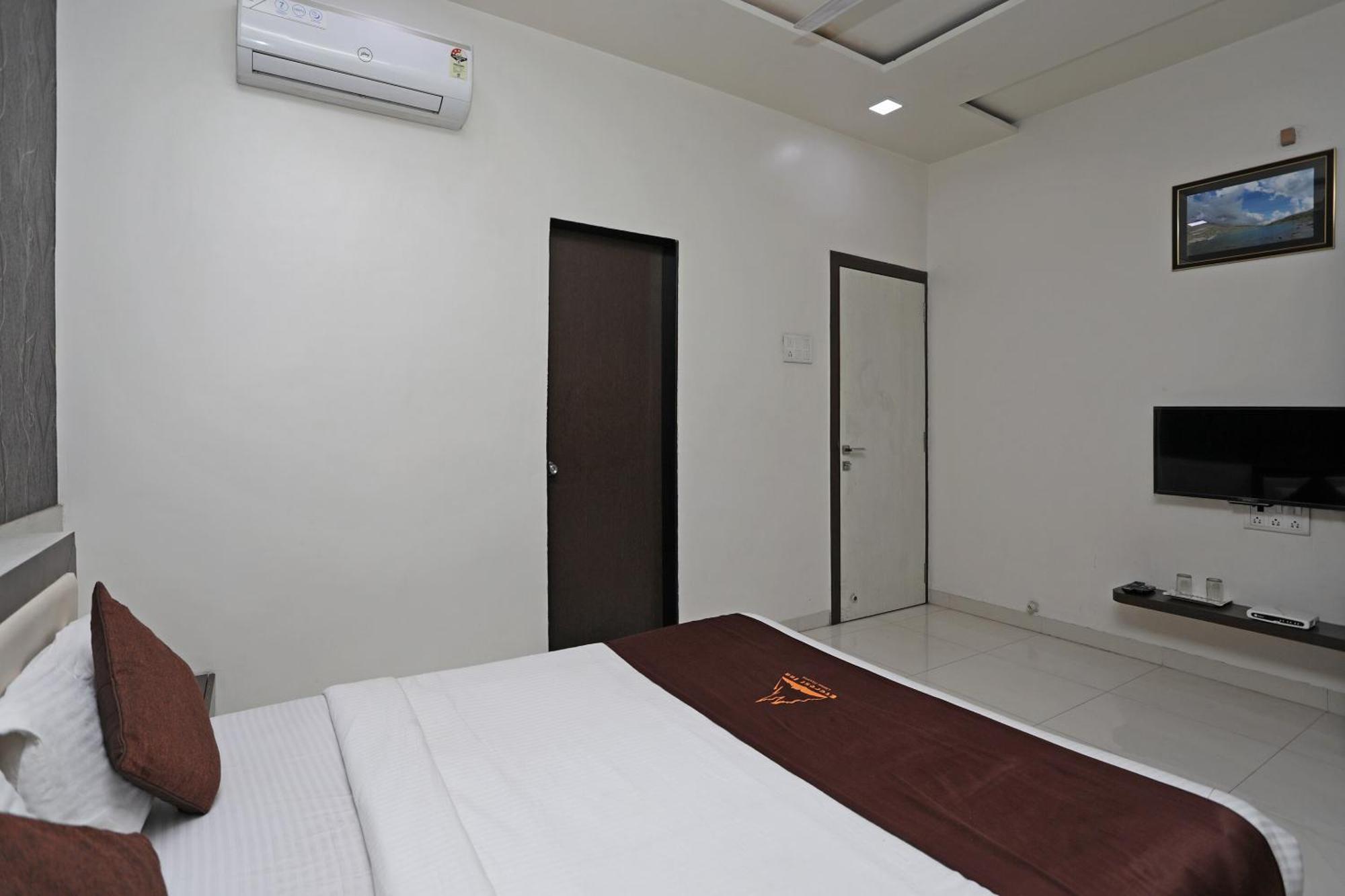 Hotel O Everest Inn Hotel Pune Esterno foto