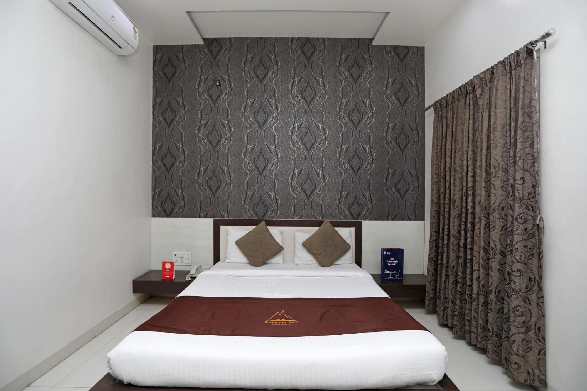 Hotel O Everest Inn Hotel Pune Esterno foto